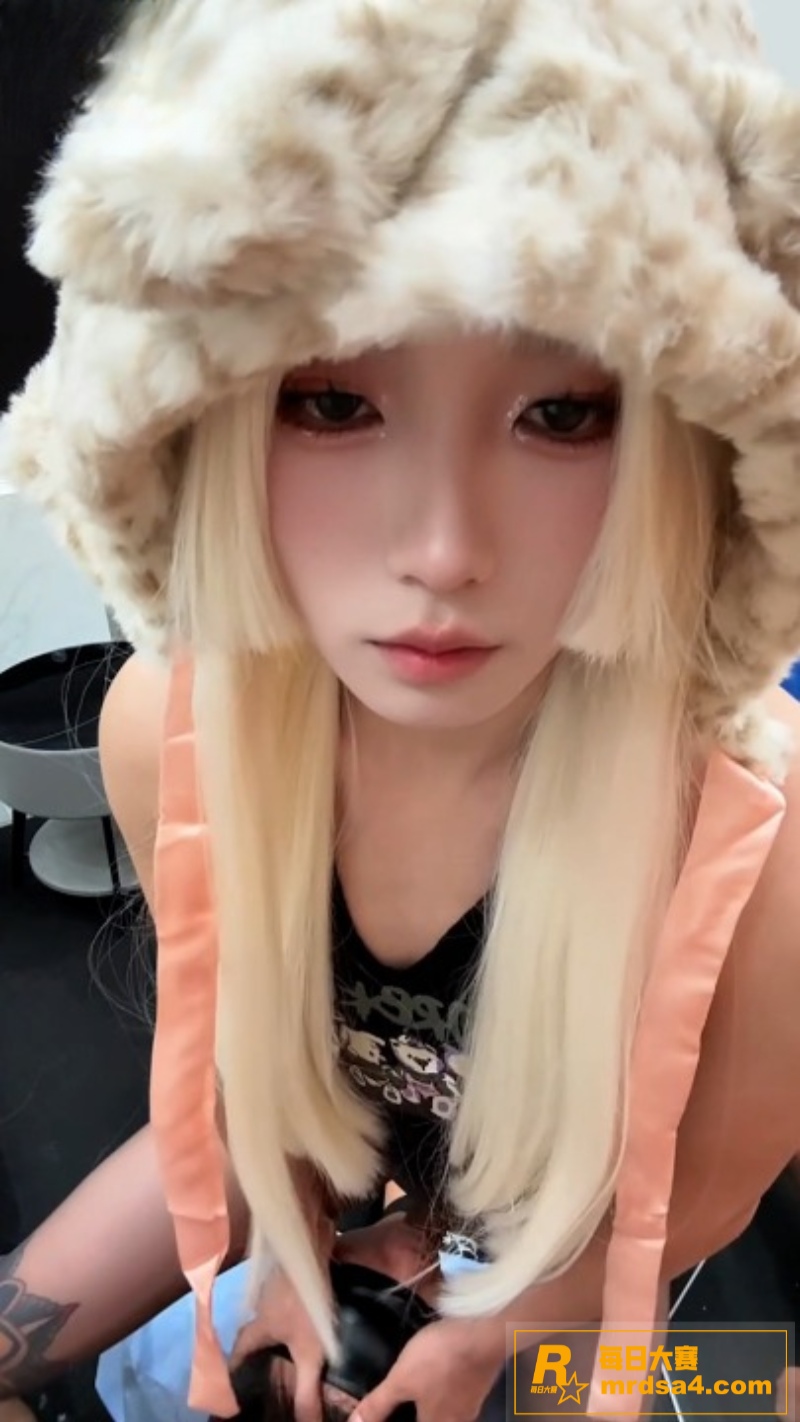 高颜白发TS伪娘 榛相关图片4
