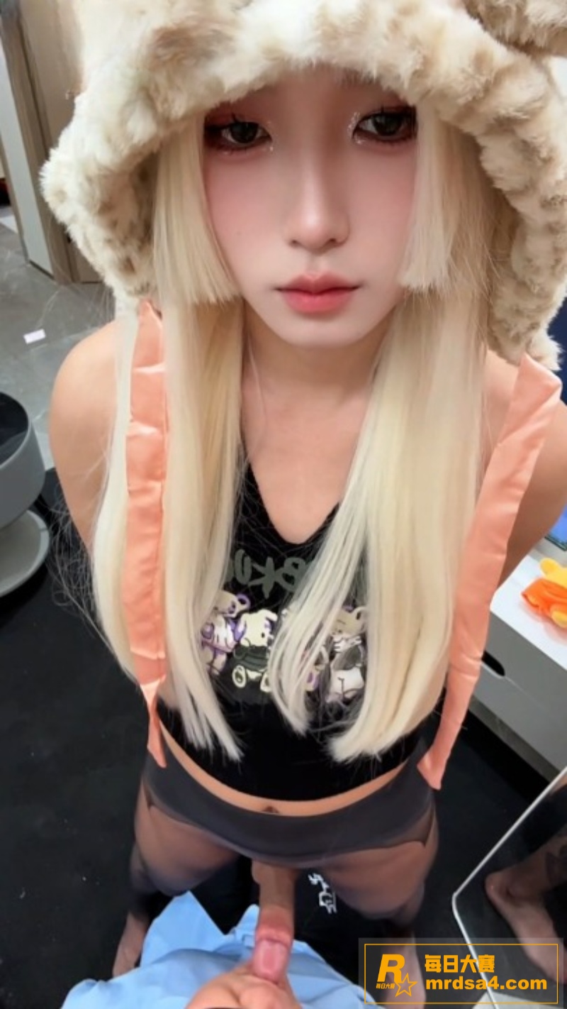 高颜白发TS伪娘 榛相关图片5