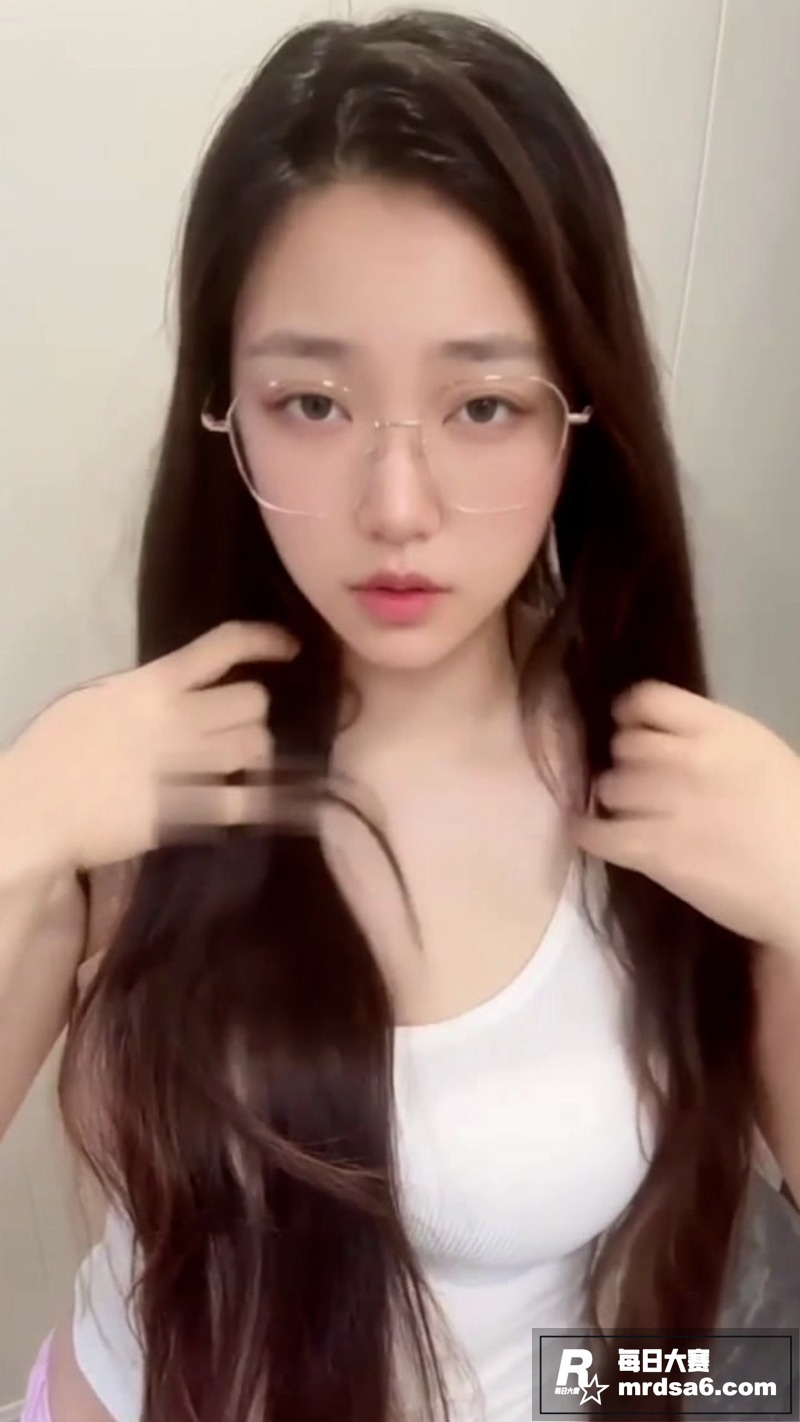 推特高颜值福利姬 A相关图片1