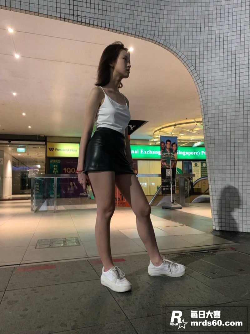 新加坡巨乳嫩妹 与炮相关图片1