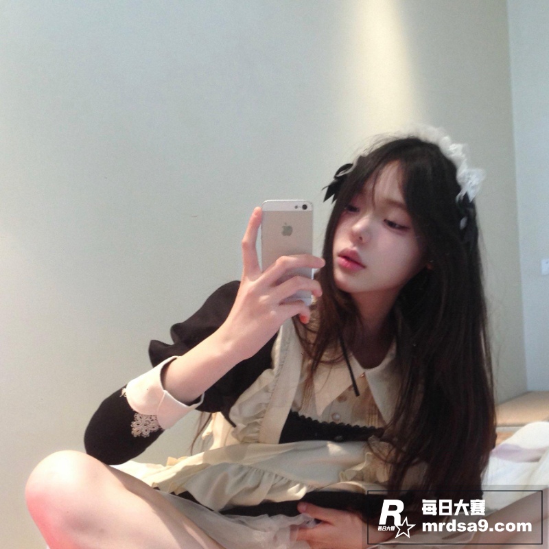 推特超高颜福利姬 小相关图片6