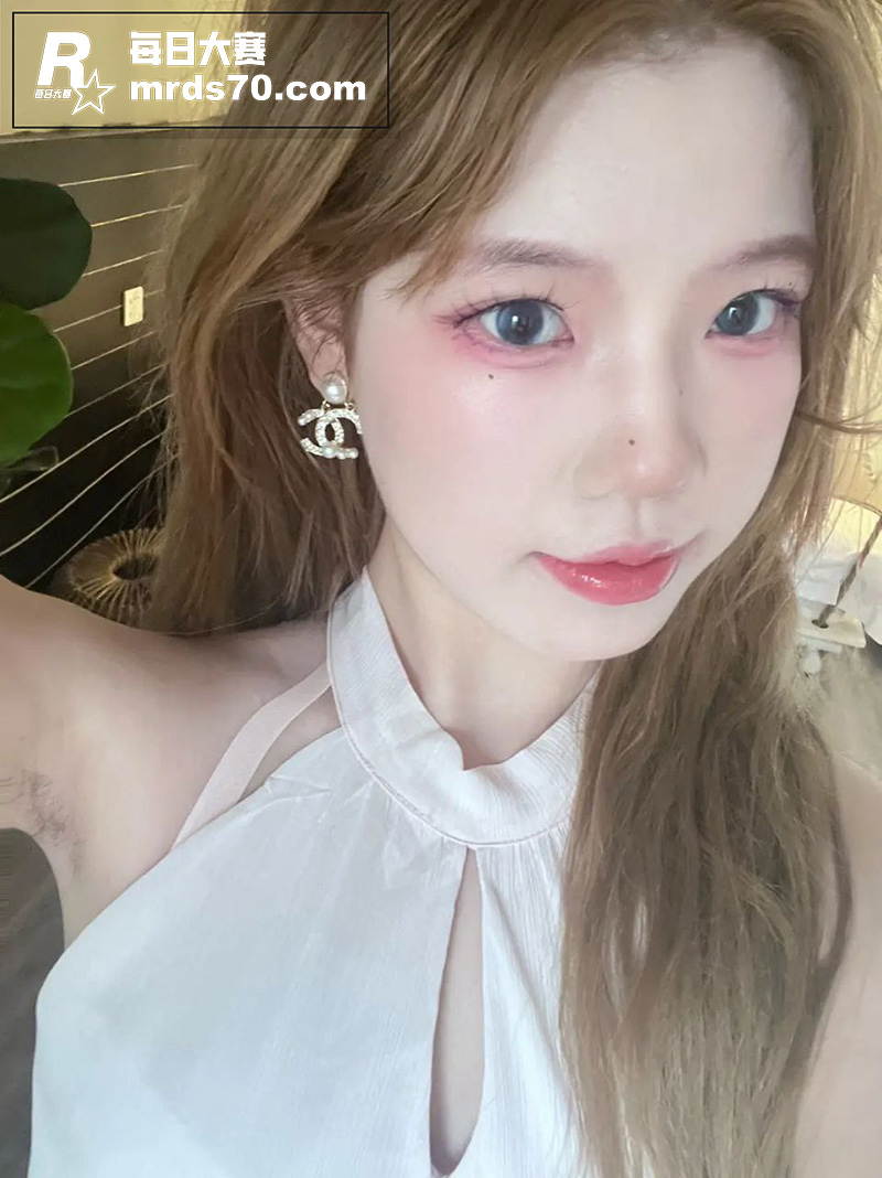 推特高颜值嫩妹 钰子相关图片2
