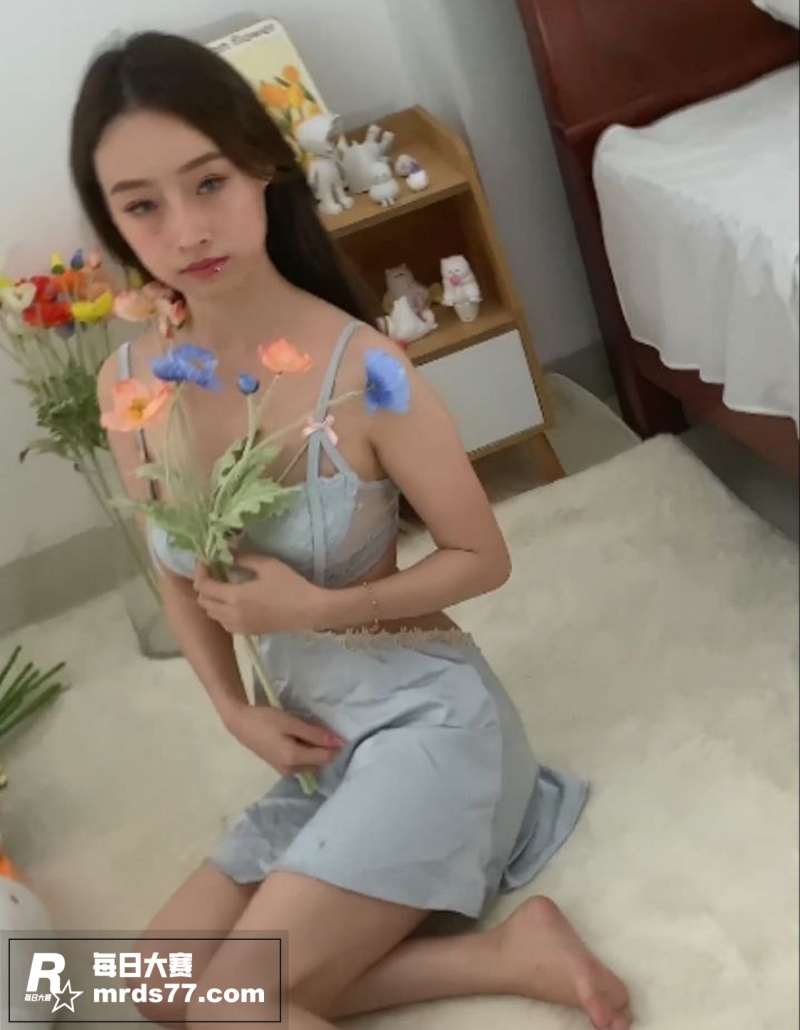 约拍高颜值嫩模 丰乳相关图片2