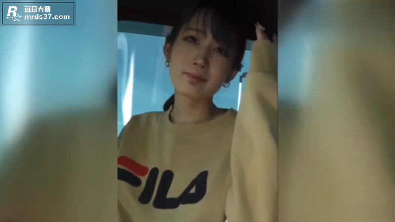 极品美娇妻车震口爆 相关图片2