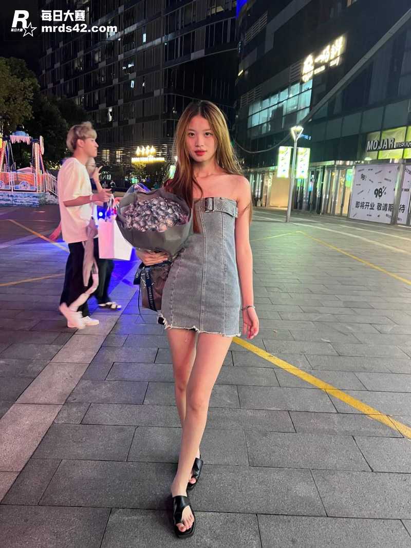 北大高颜值反差校花 相关图片20