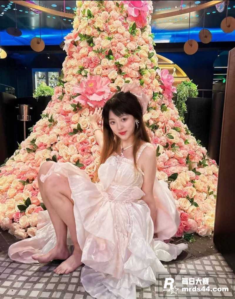 上海极品白领 周佳怡相关图片1