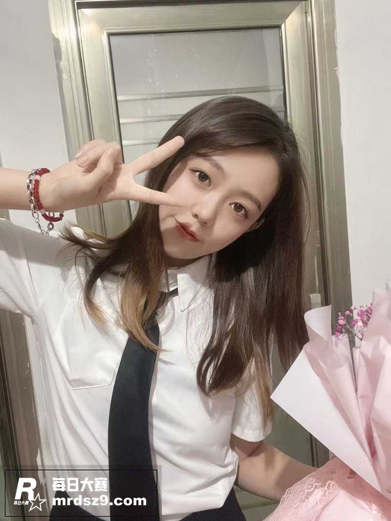 高颜值反差美少女 杜相关图片2