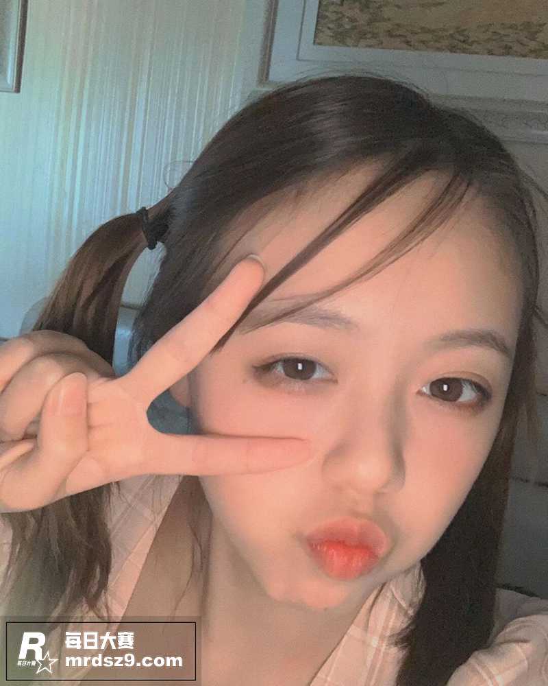 高颜值反差美少女 杜相关图片4