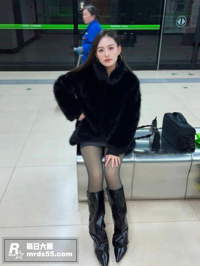 推特富二代约良达人 相关图片1