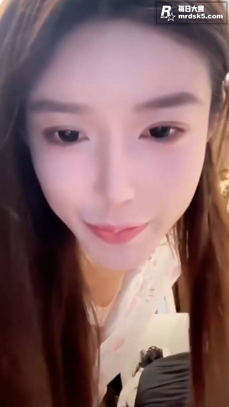 抖音快手烧姬网红走光相关图片2