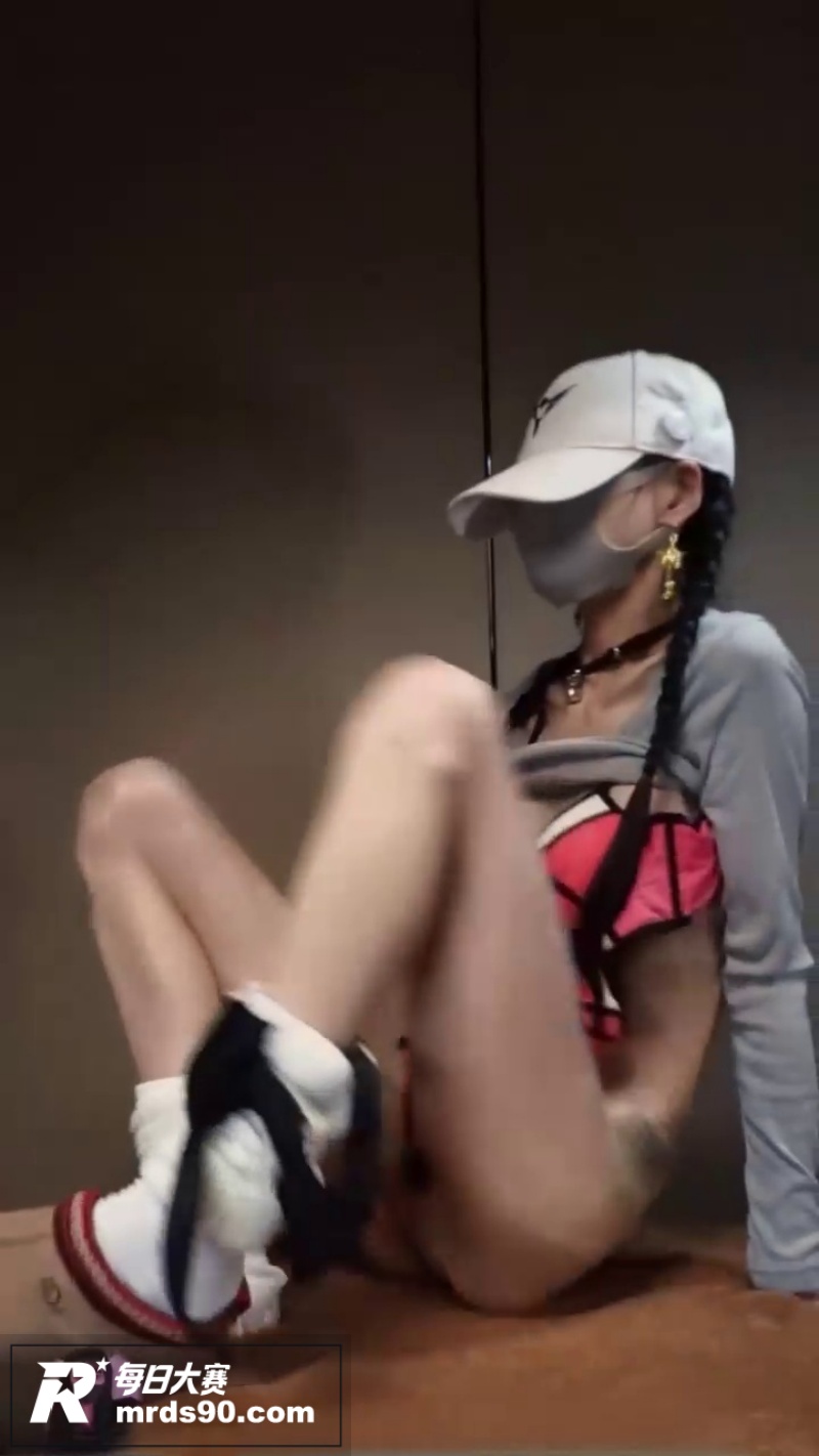 推特长腿女神 Svj相关图片5