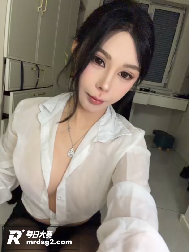 ST站高颜值女神 l相关图片1