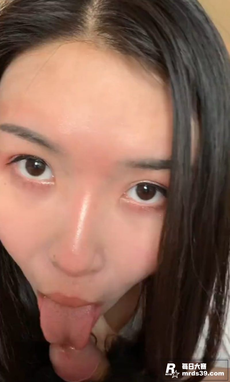 高颜值美女露脸口交合相关图片6