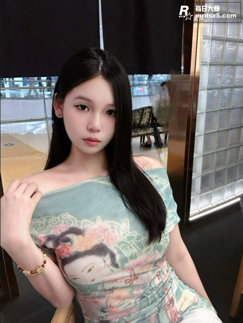 抖音高颜值巨乳网红 相关图片3