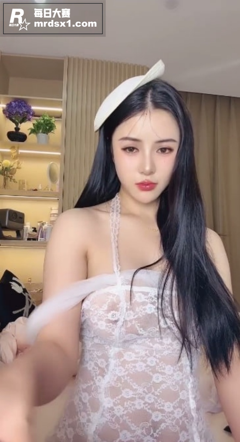 极品高颜值巨乳御姐 相关图片3