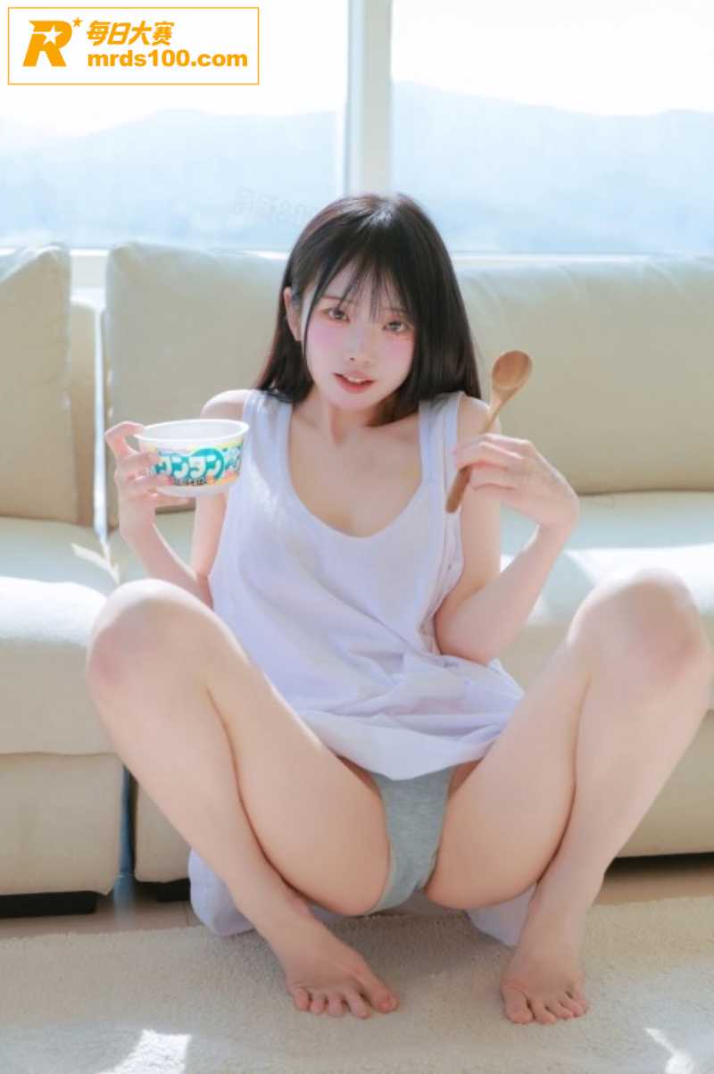 韩国超高人气巨乳网红相关图片10