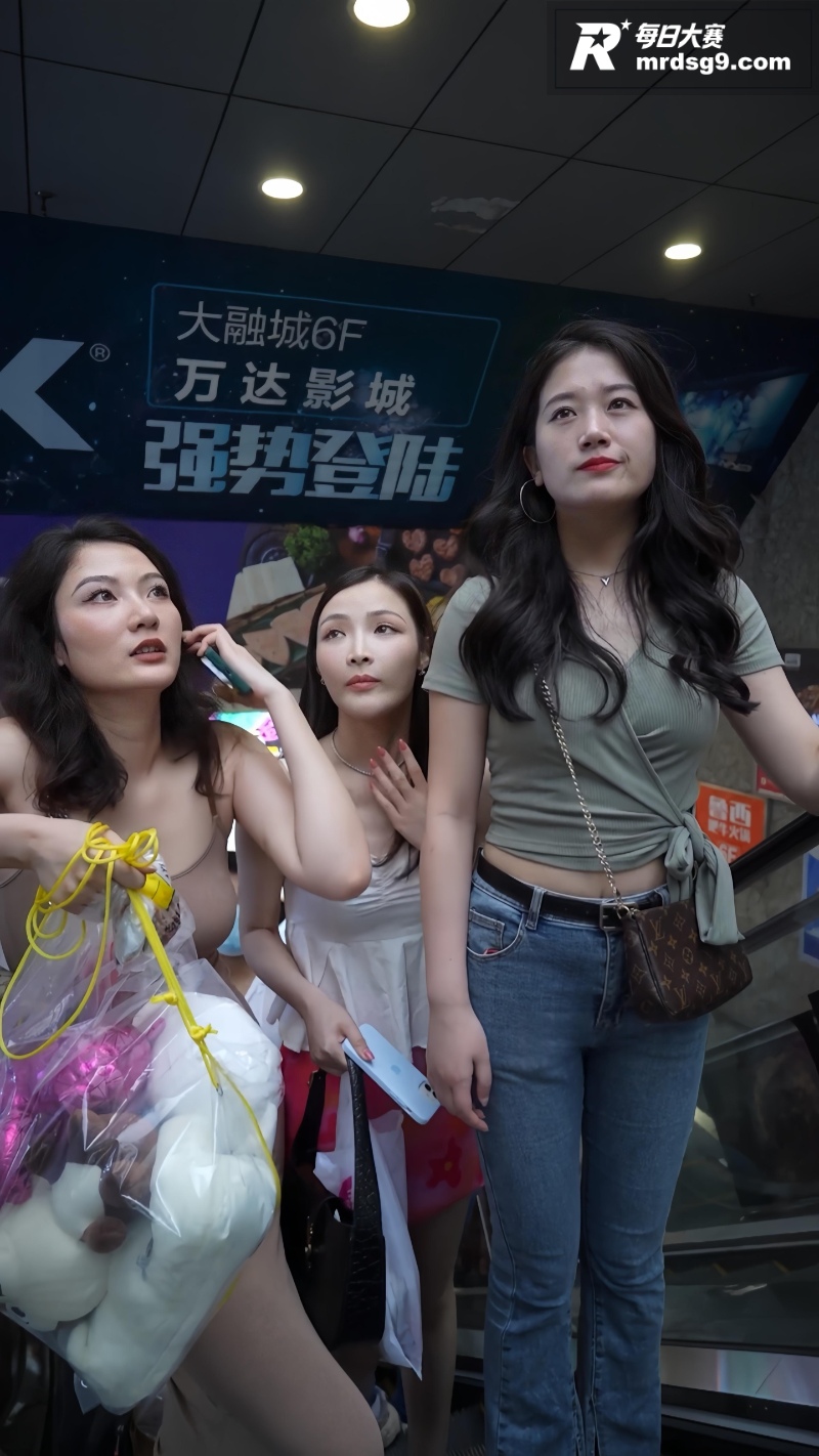 街拍抄底大神 ban相关图片2