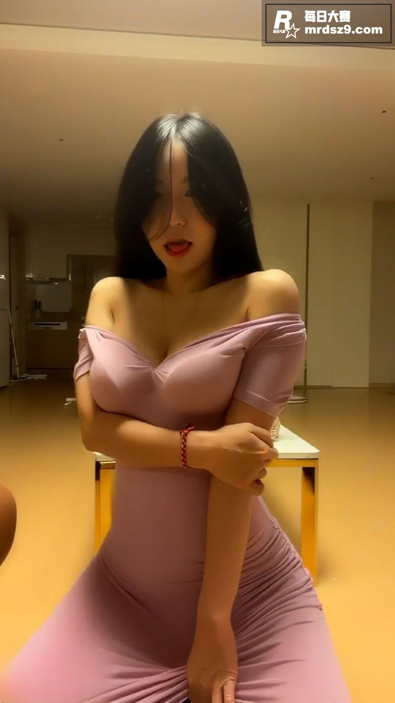韩国高颜值巨乳主播 相关图片7