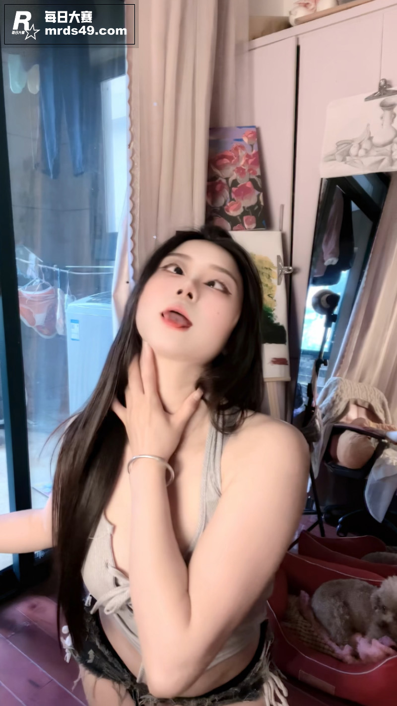 快手高颜值巨乳美女 相关图片5