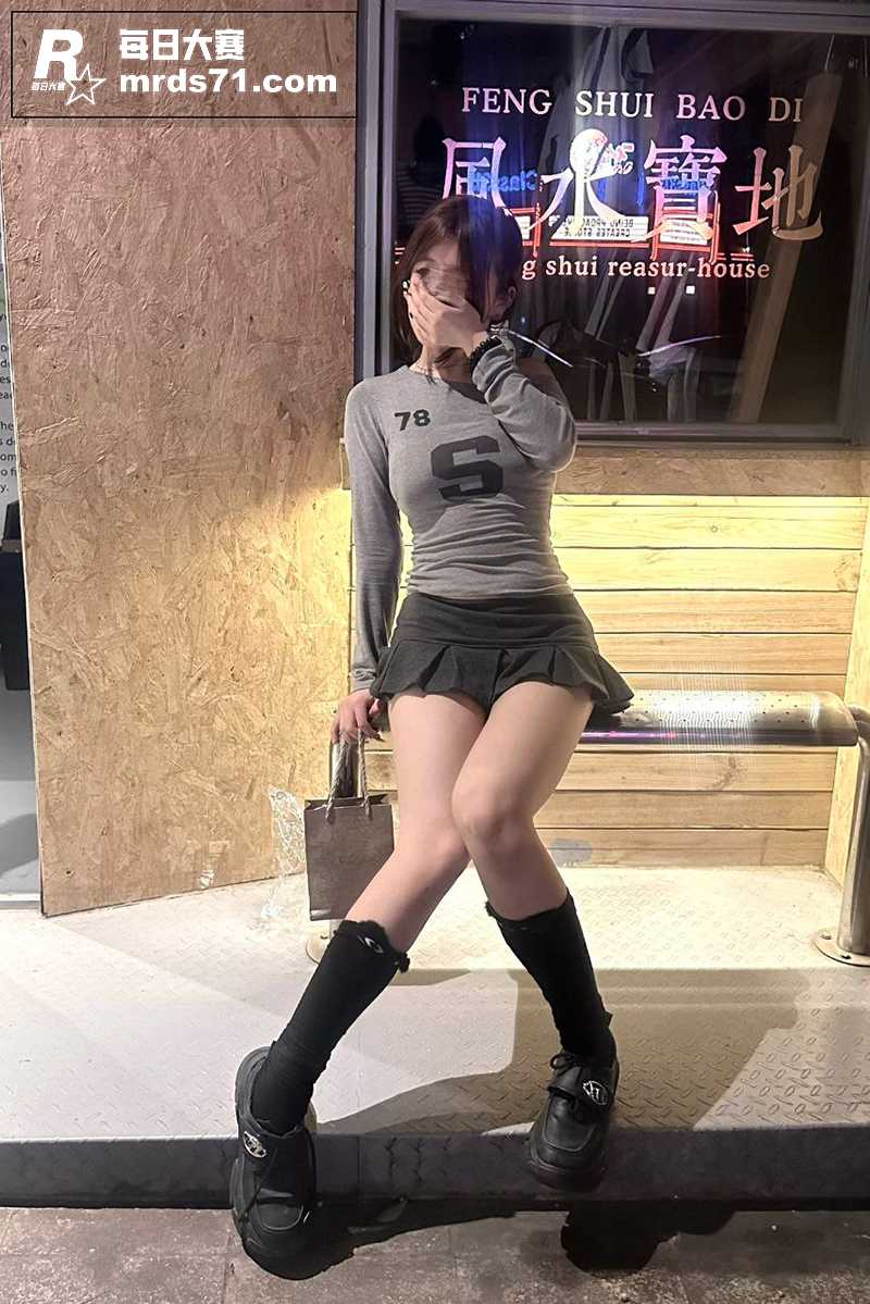推特高颜值反差美女 相关图片12