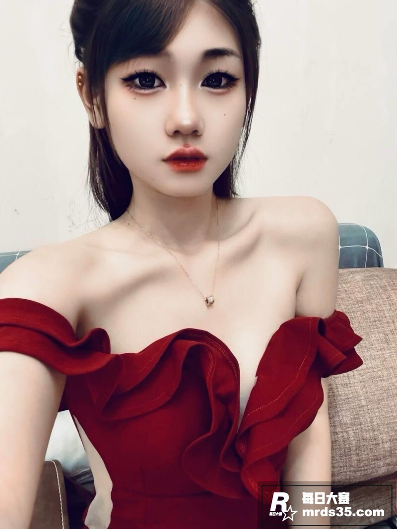 山东济南极品反差女大相关图片2