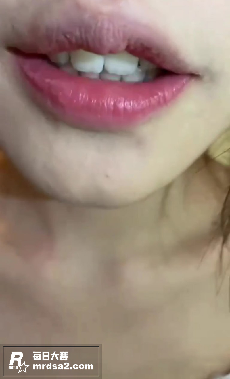 反差少女的口腔特写拍相关图片6