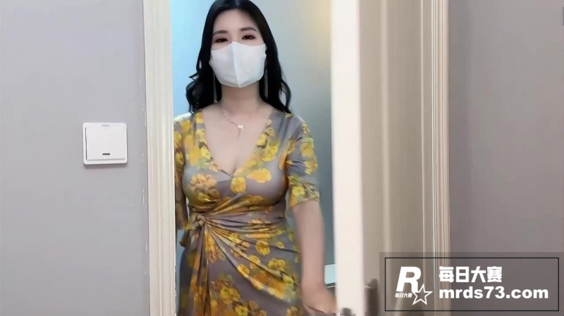 推特极品女神 狐不妖相关图片2