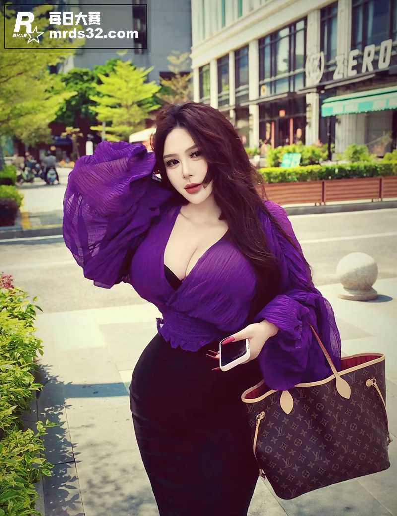 抖音巨乳肥臀网红 K相关图片5