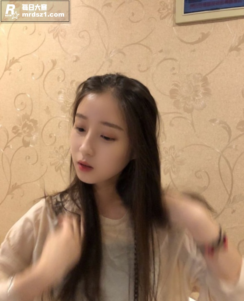 极品高颜值反差妹 与相关图片2