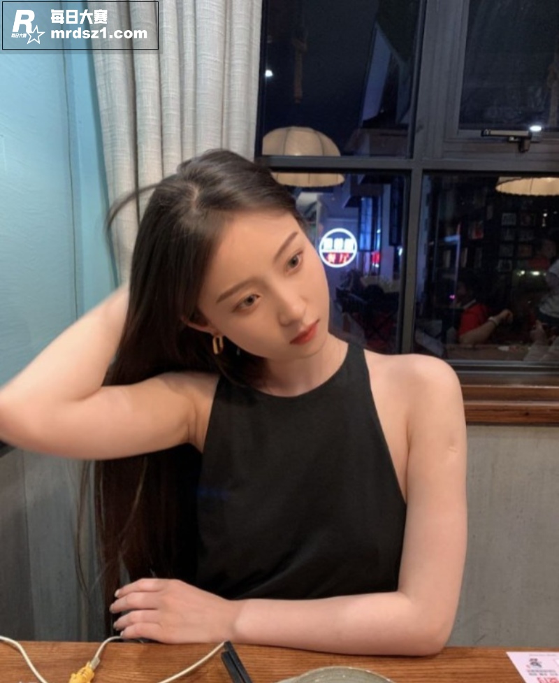 极品高颜值反差妹 与相关图片3