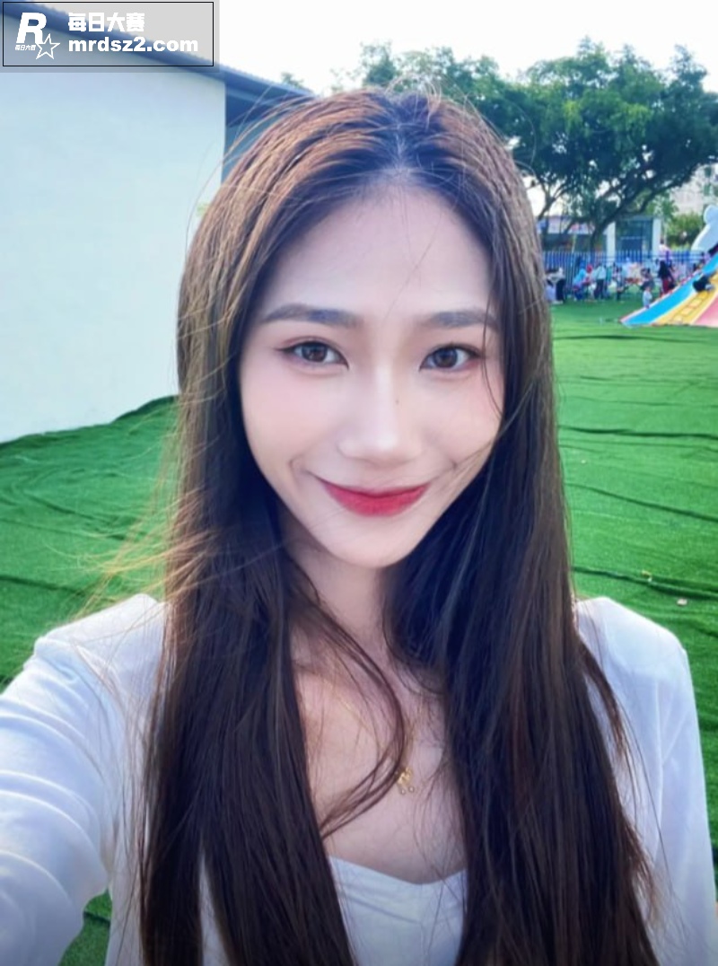 抖音高颜值小网红 李相关图片3