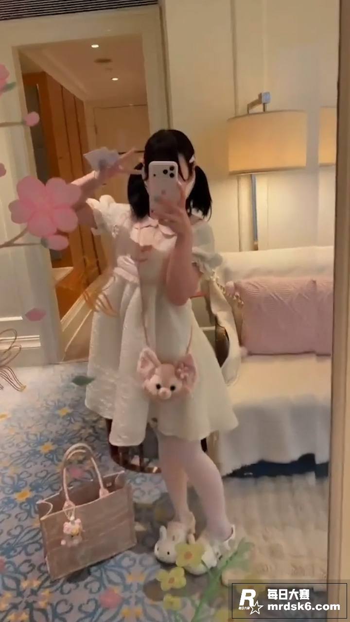抖音高颜值反差萝莉 相关图片5
