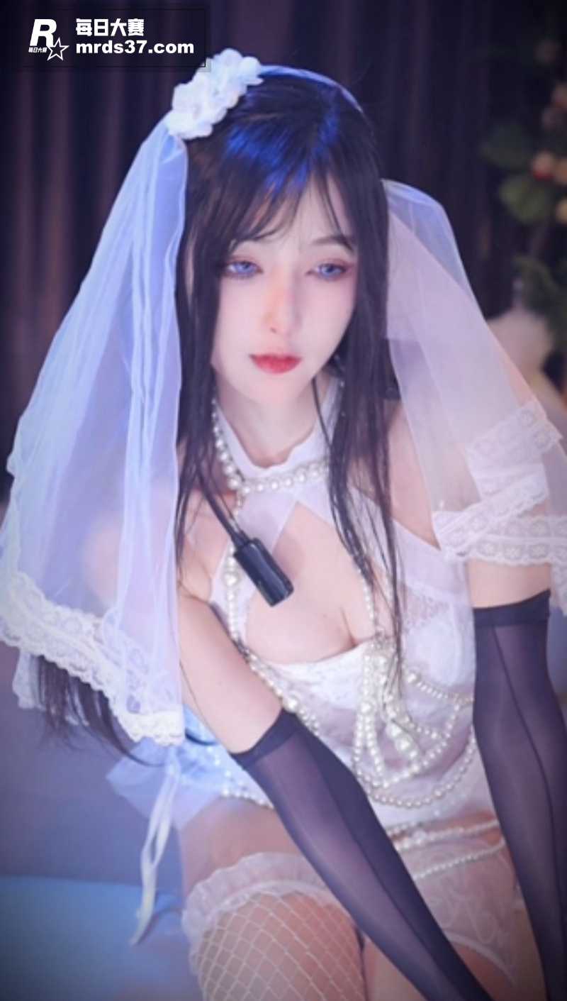 B站极品尤物女神 余相关图片3