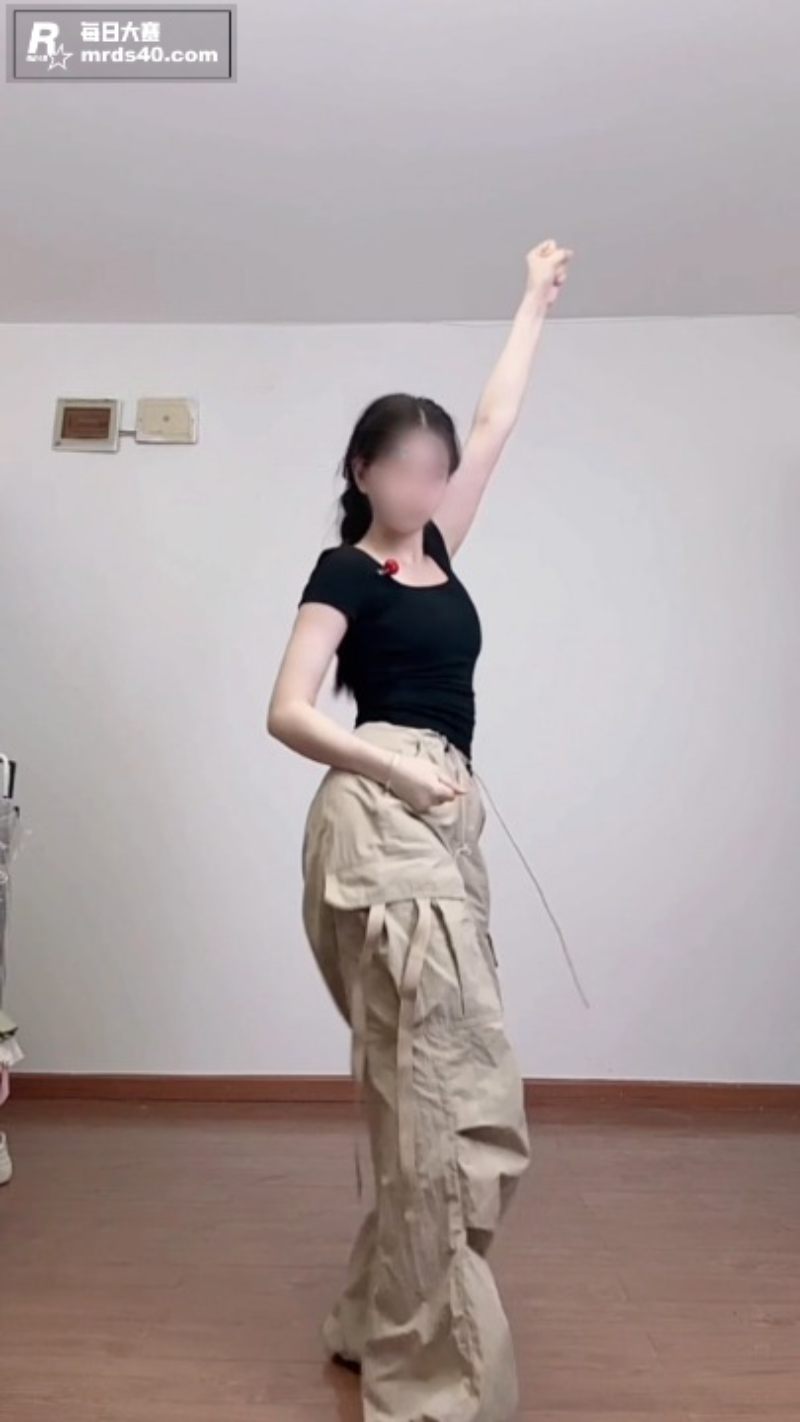 推特极品嫩妹 以安 相关图片1