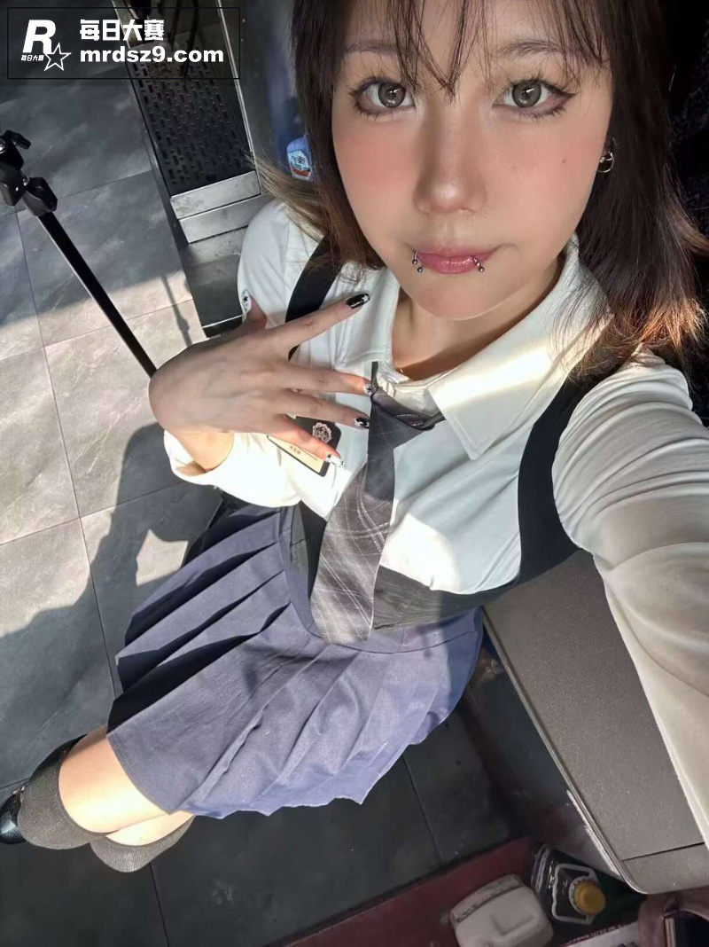 新疆极品反差婊 没钱相关图片5