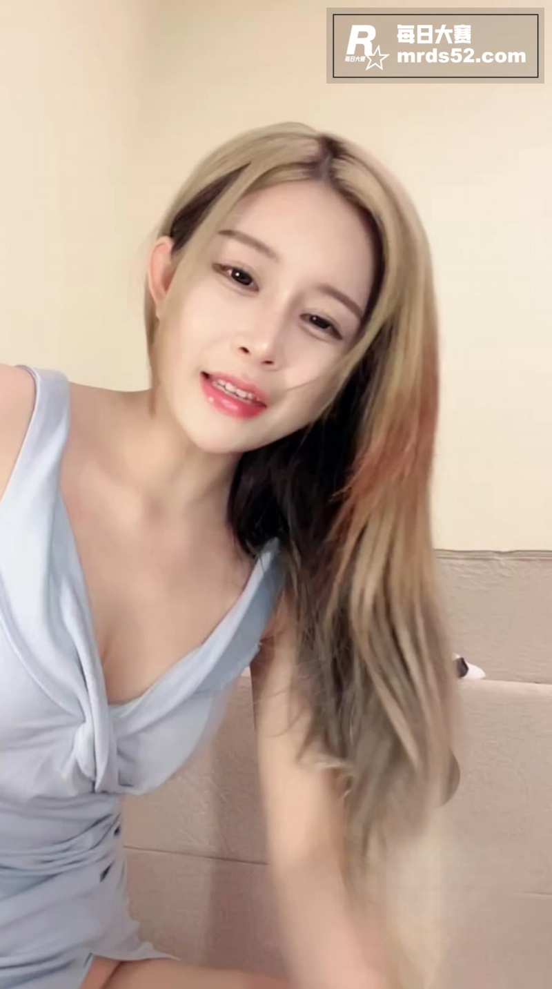 小妲己直播巨乳女神 相关图片1