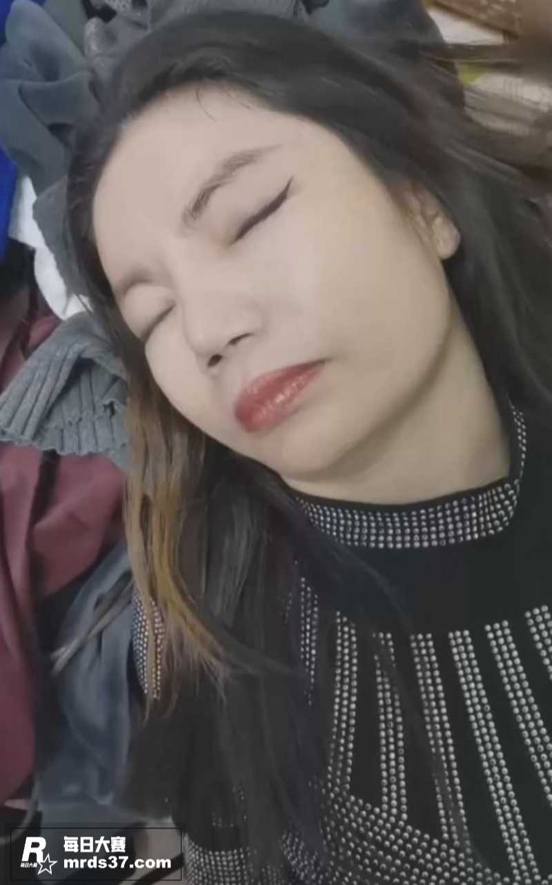 叔嫂乱伦 趁哥哥出差相关图片1