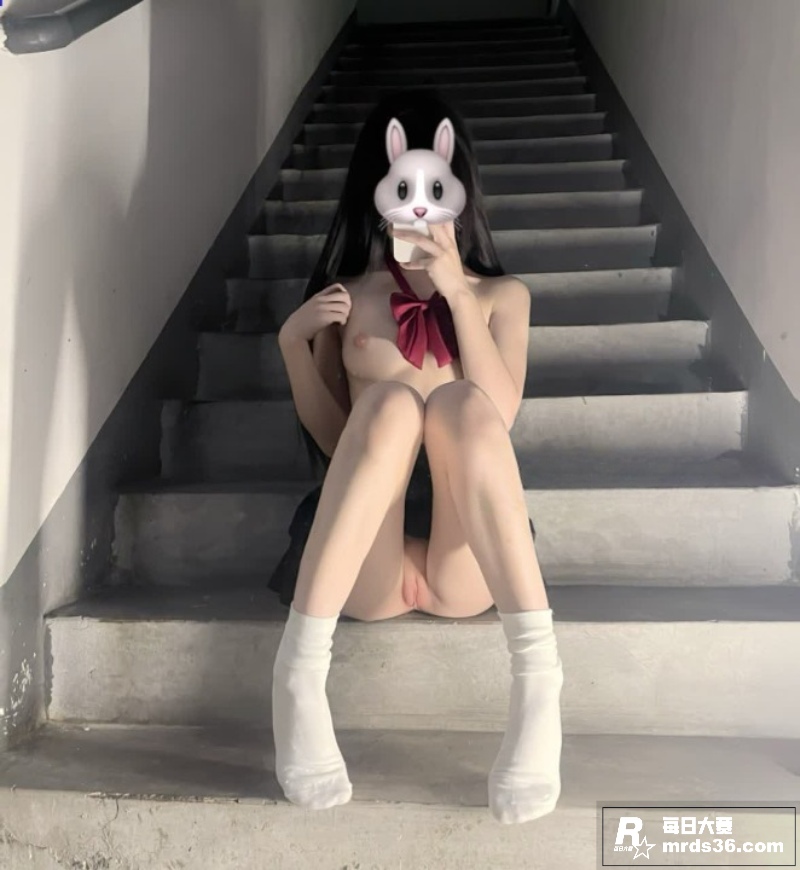 推特顶级肥臀萝莉 T相关图片7