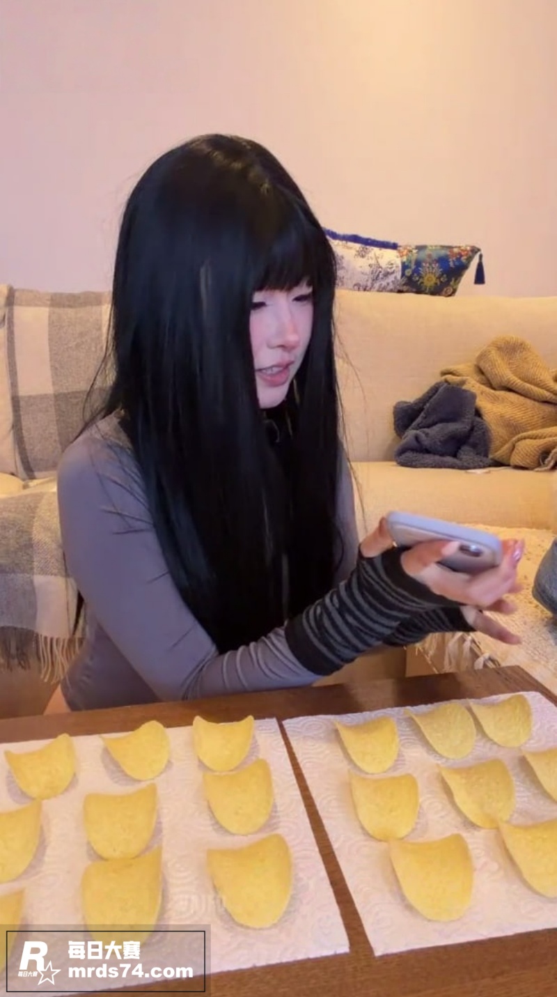 推特阿黑颜女神 噗噗相关图片2