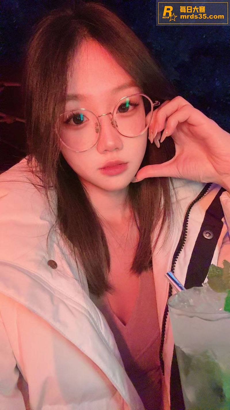 河南周口眼镜妹 徐宇相关图片6
