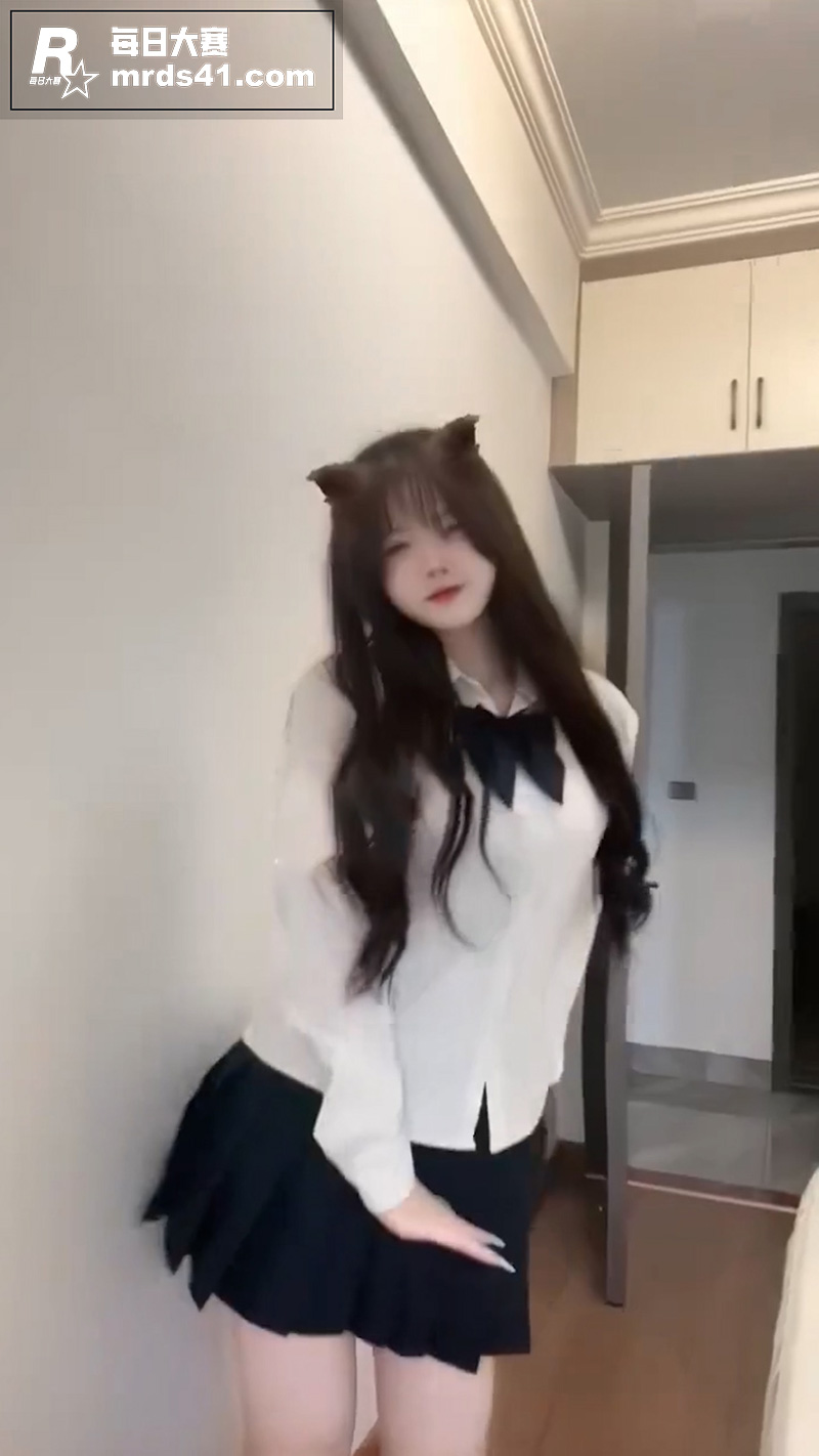 推特巨乳福利姬 喵嗷相关图片5