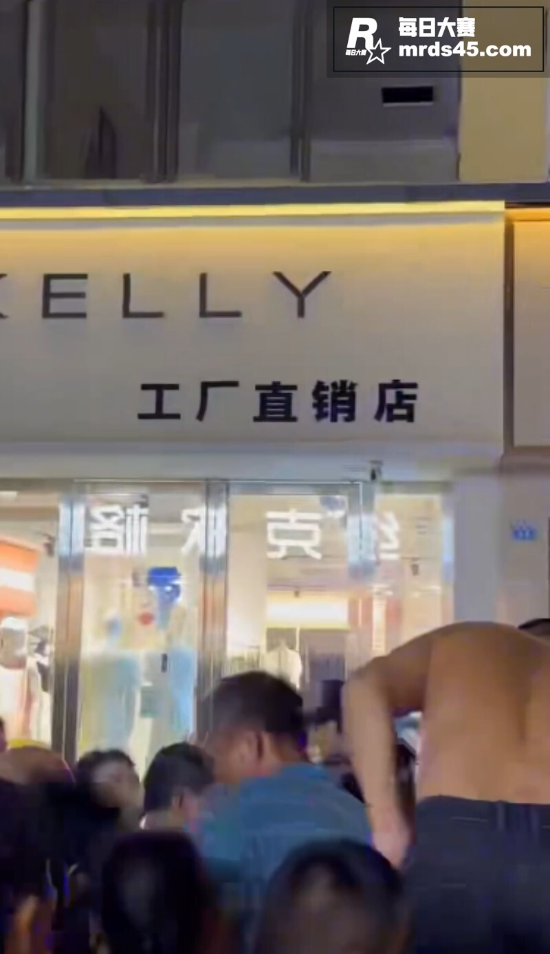 网传一30岁男子因游相关图片3