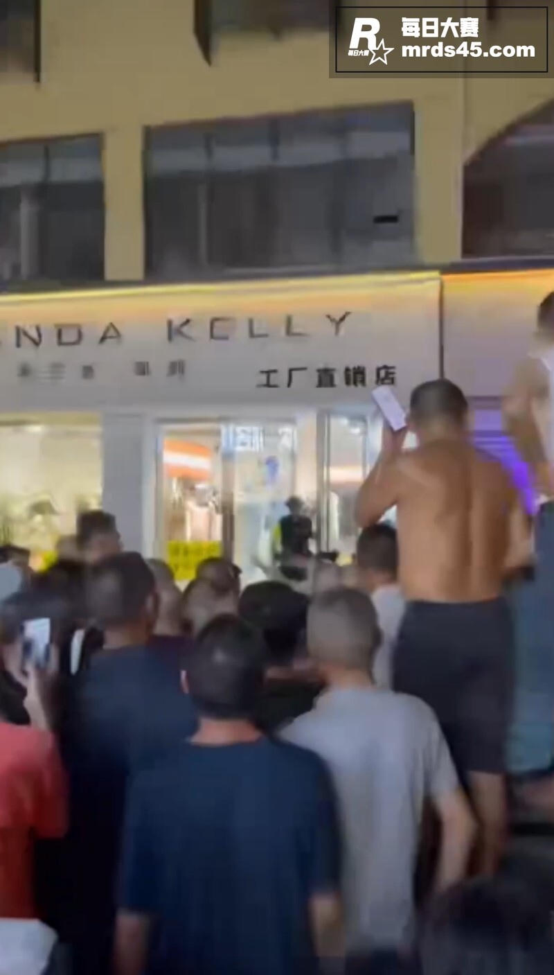 网传一30岁男子因游相关图片4