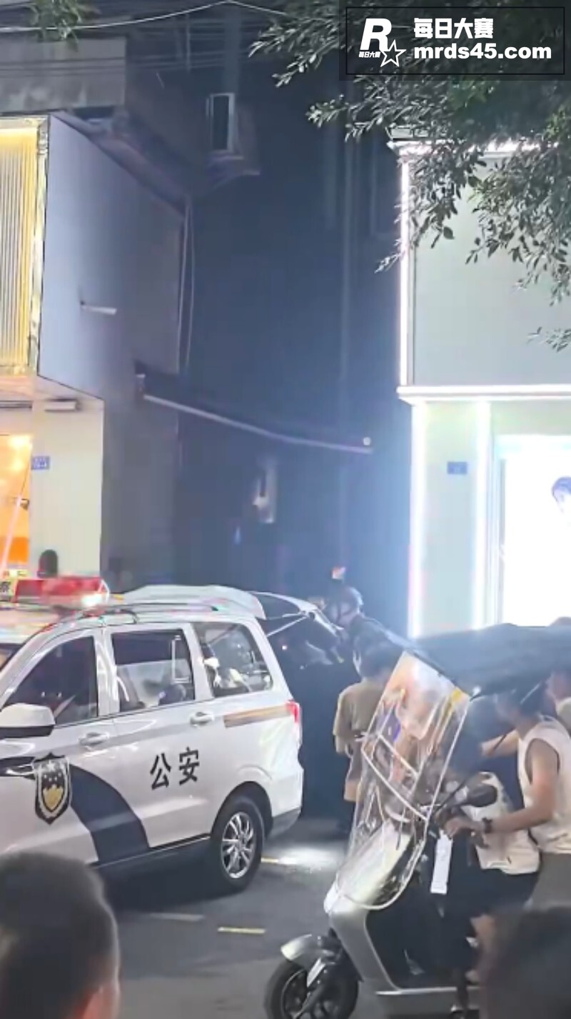 网传一30岁男子因游相关图片5