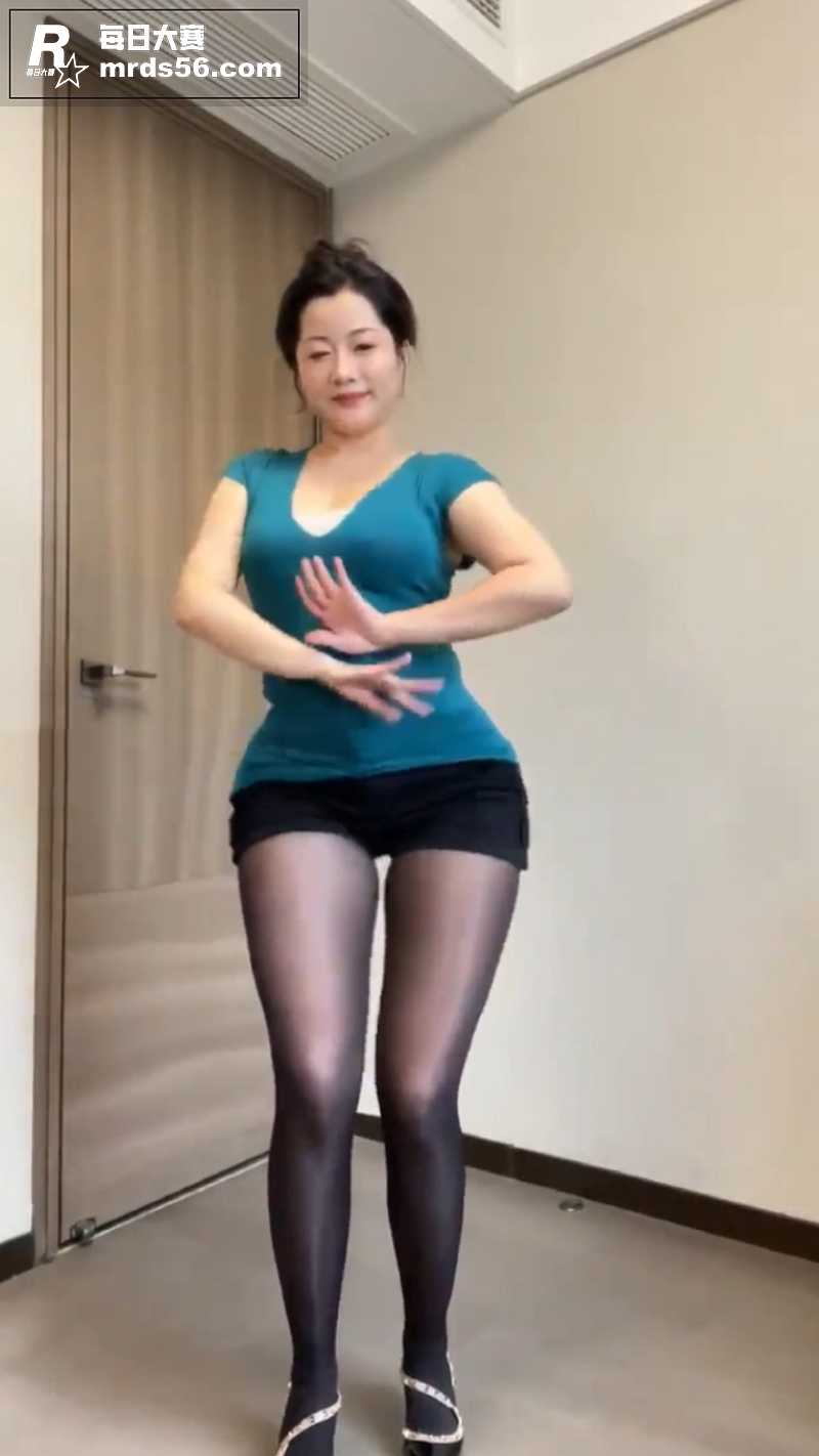 抖音极品熟女少妇 豹相关图片6