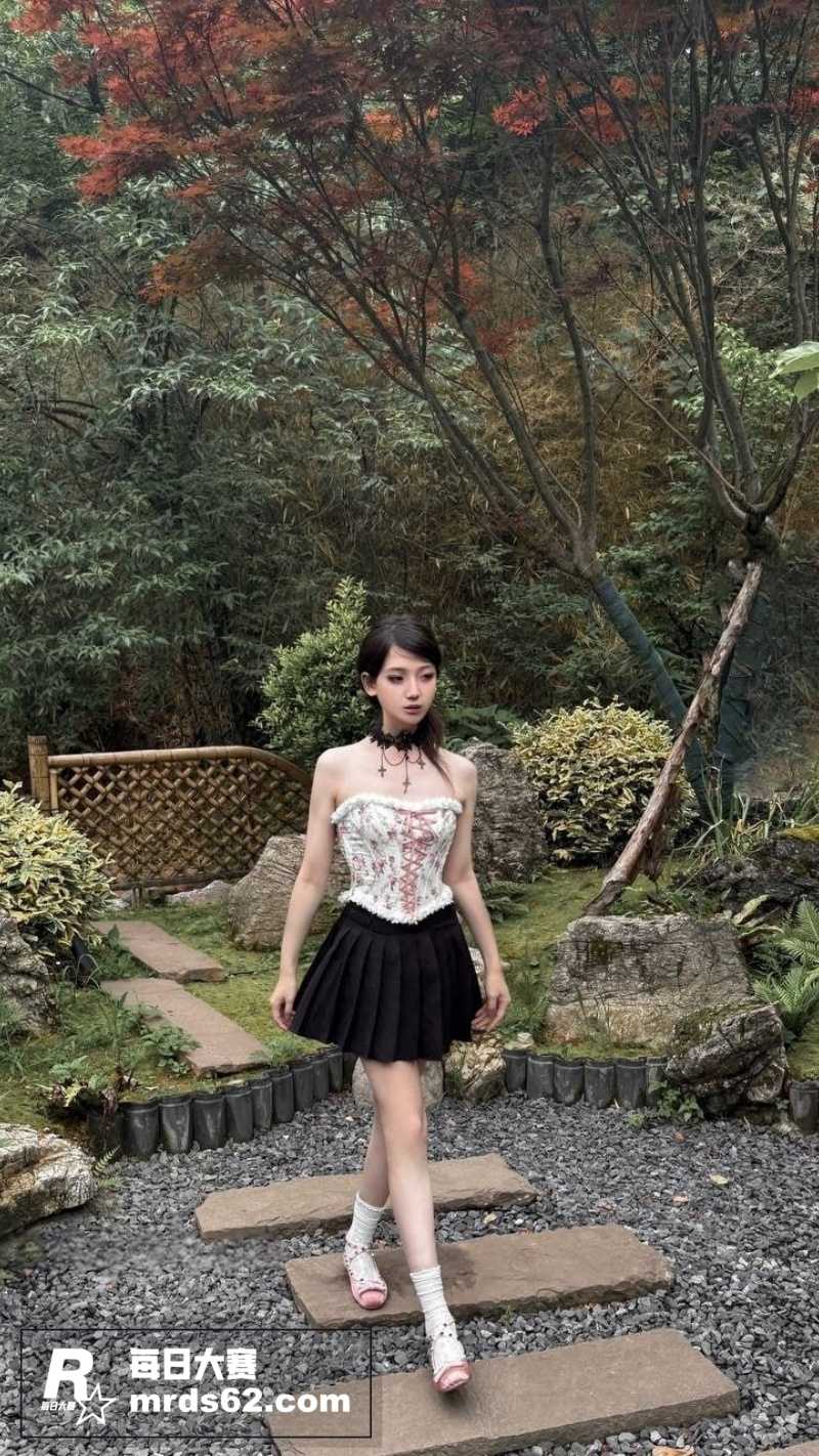 超高颜值网红TS伪娘相关图片13