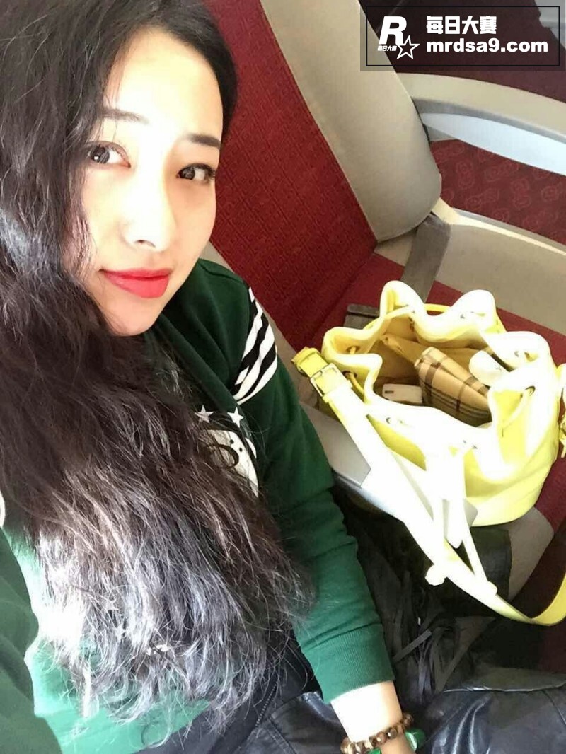 哺乳期巨乳美少妇 杨相关图片4