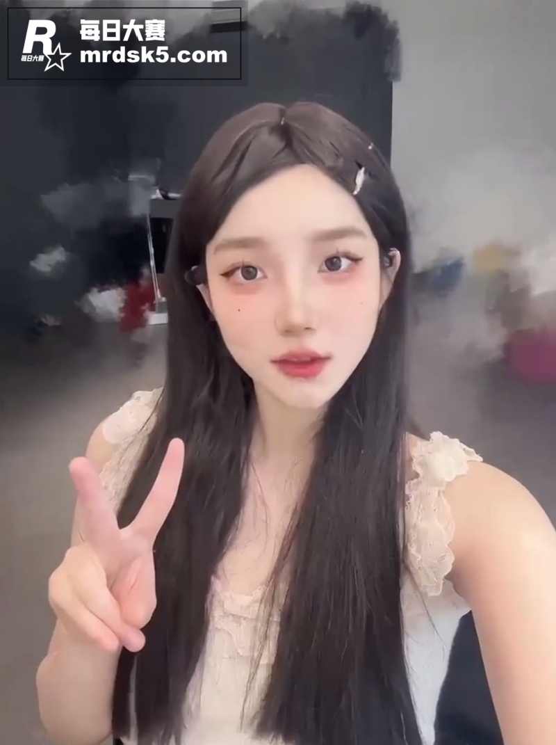 推特高颜值福利姬 小相关图片3