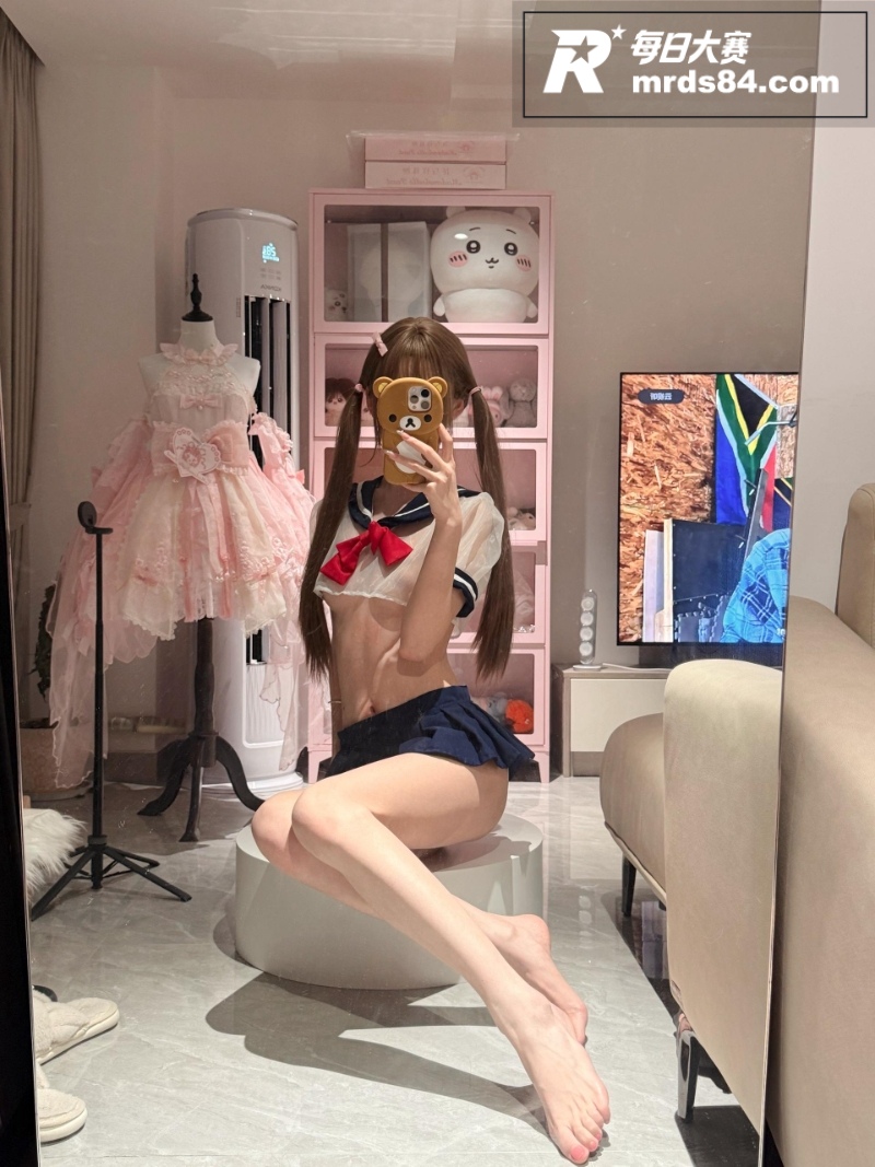 推特极品福利姬 季雨相关图片9