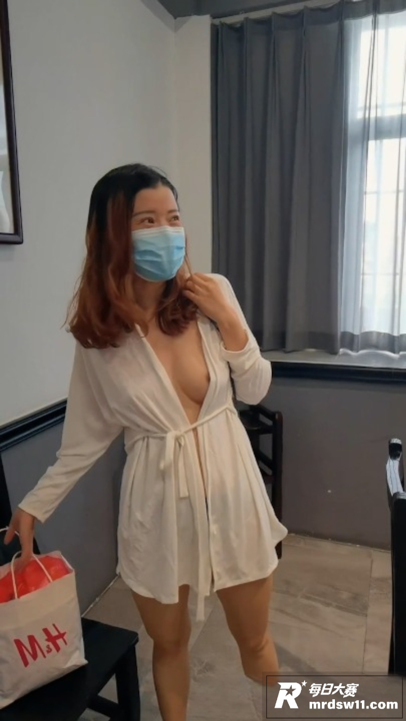 推特户外露出网黄博主相关图片1